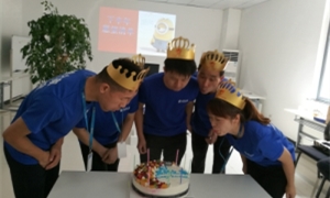 濃情家文化，恩情暖人心——中岳店舉辦第三季度員工生日會(huì)